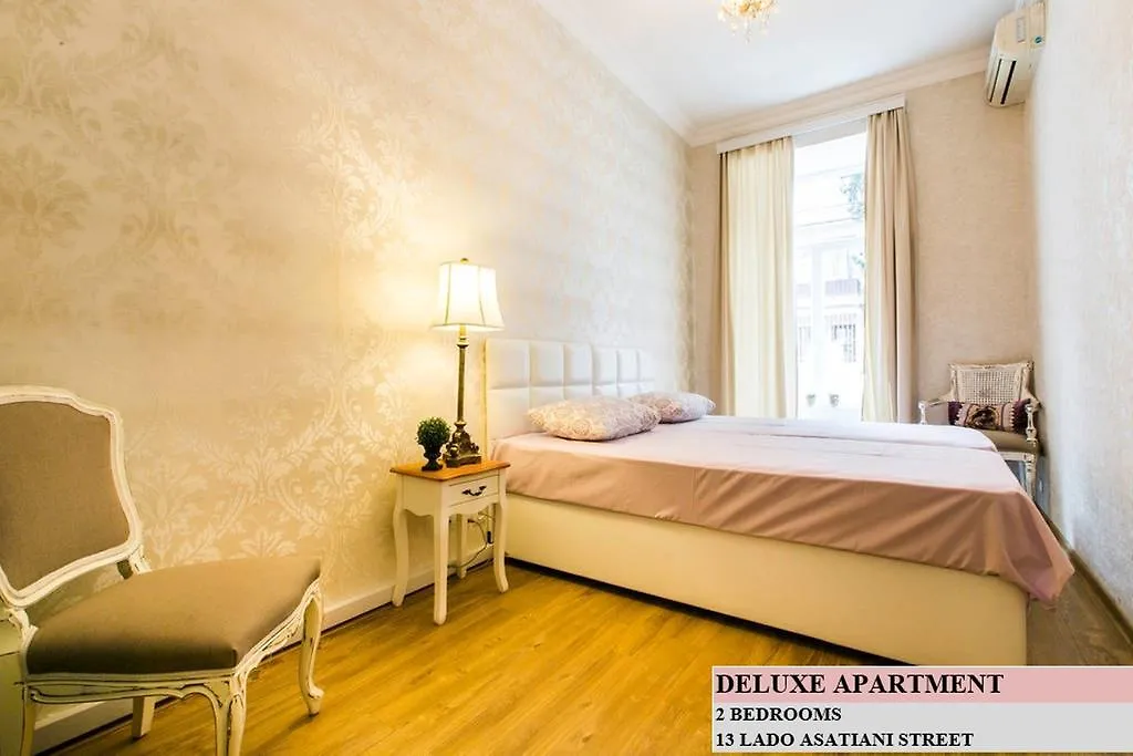 Charming Apartment In Old تبليسي 0*,