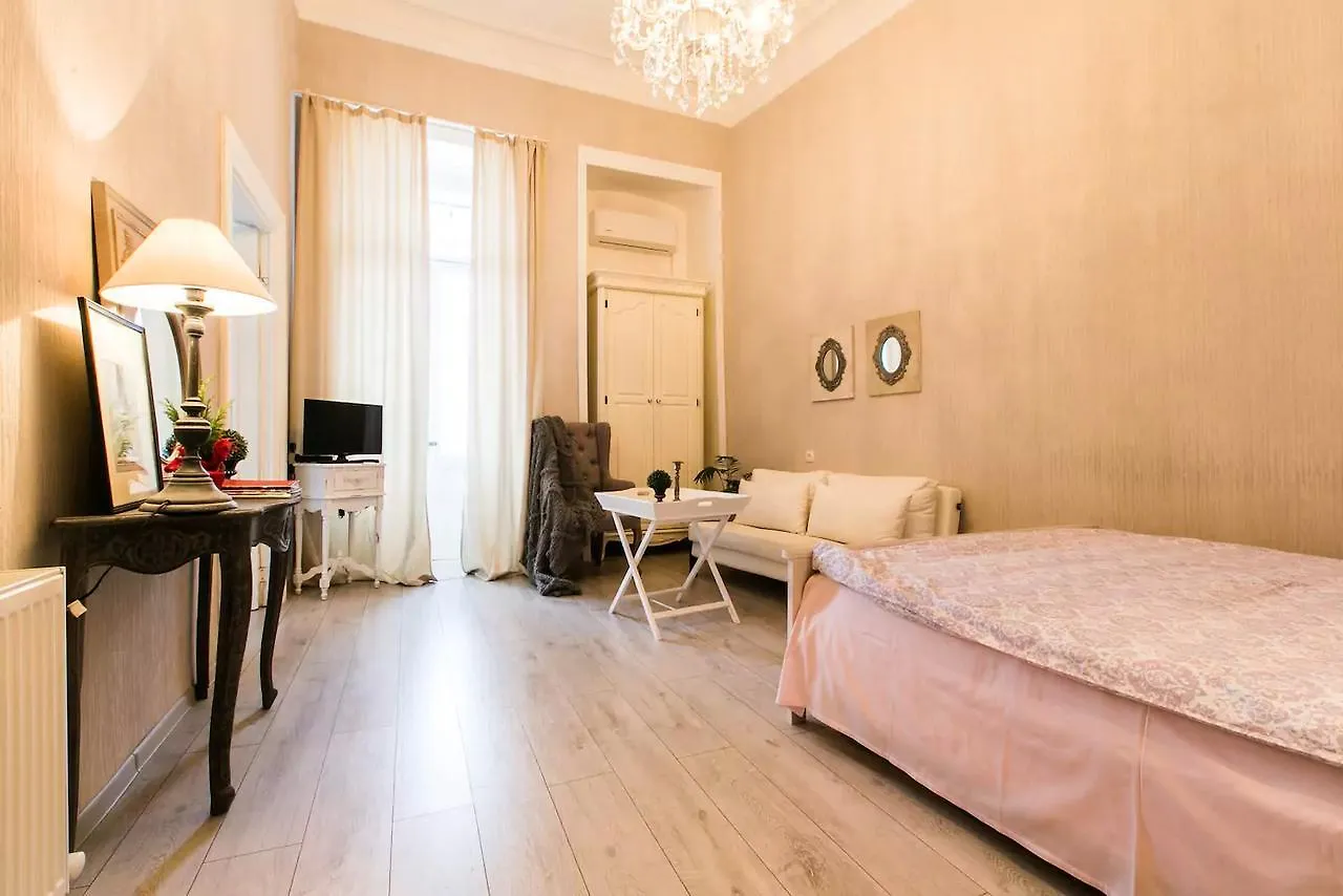 Charming Apartment In Old Tbilisi