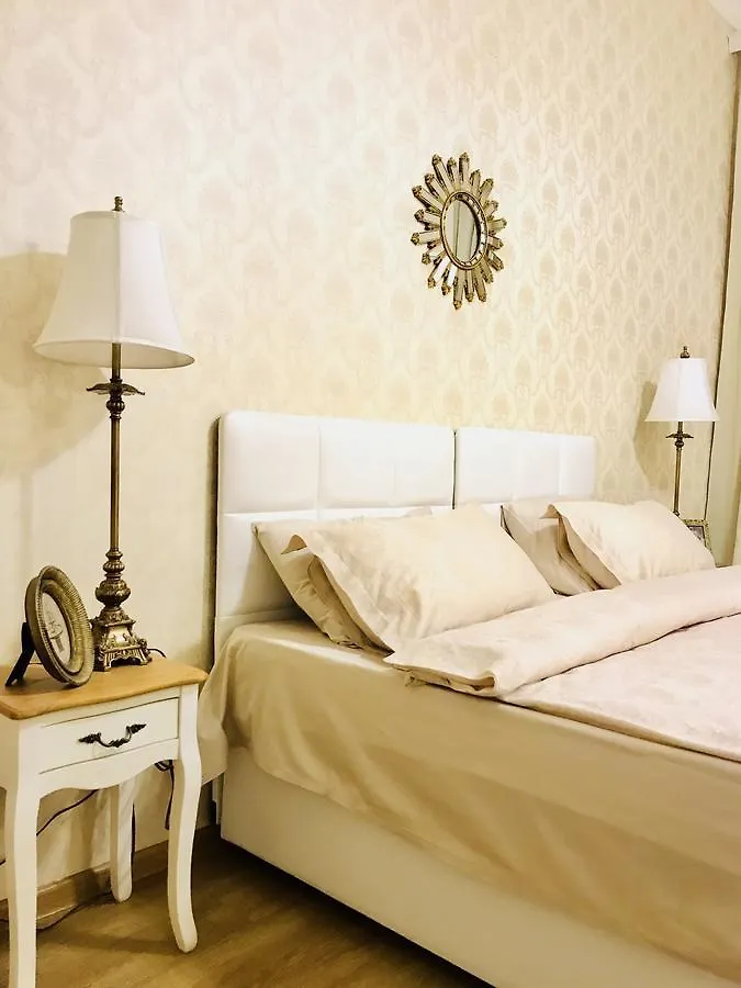 Charming Apartment In Old Τυφλίδα
